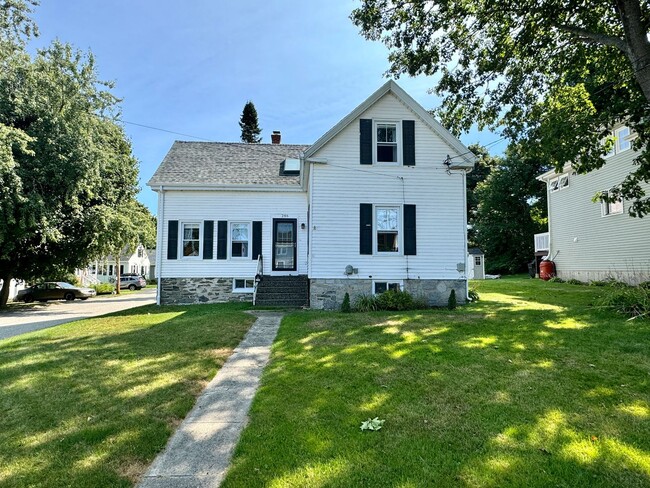 Primary Photo - 3BD/1.5BA South Portland Single Family Hom...