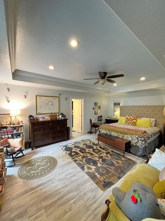 Building Photo - 3 bedroom 2 bath custom home, 2 car garage...