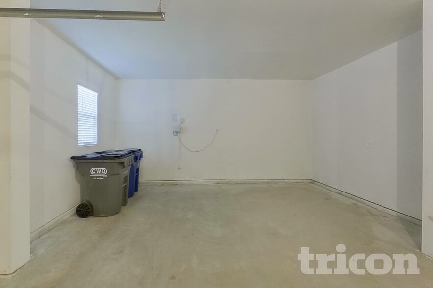 Building Photo - 2528 Granite Pass