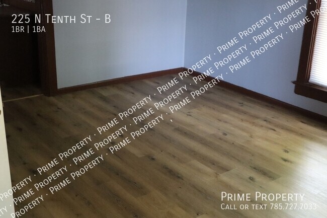 Building Photo - 225 N Tenth St-B