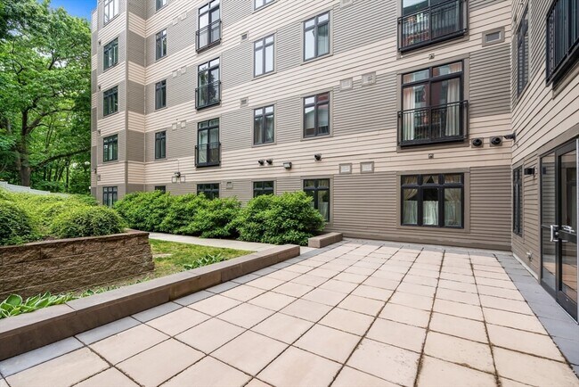 Building Photo - 1501 Commonwealth Ave