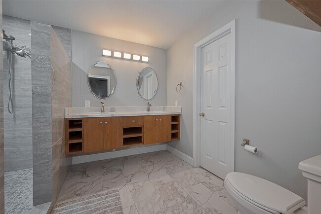 Building Photo - 119 Genesee Ridge Dr