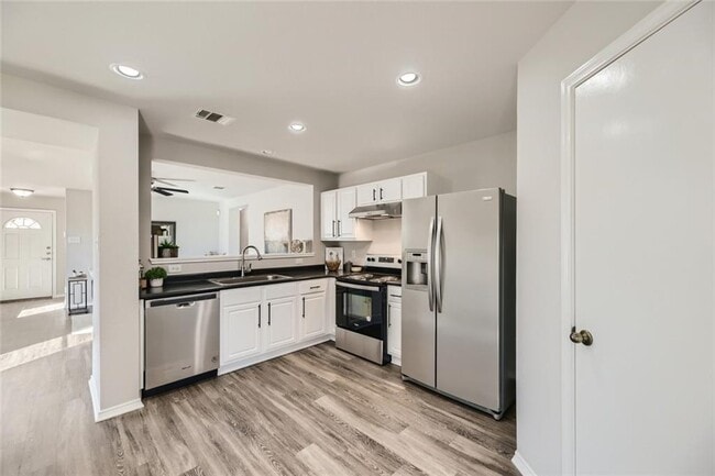 Building Photo - 177 Karrie Dr