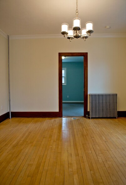 Building Photo - 225 Buell St