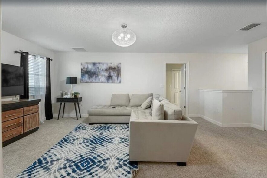 Primary Photo - 9047 Stinger Dr