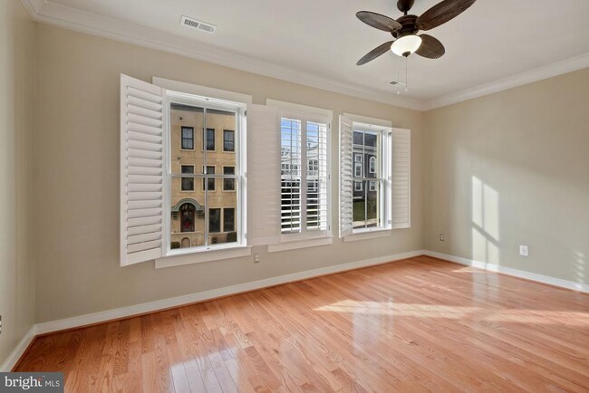 Building Photo - 2735 Cassedy St