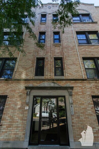 Building Photo - 2948 N Seminary Ave