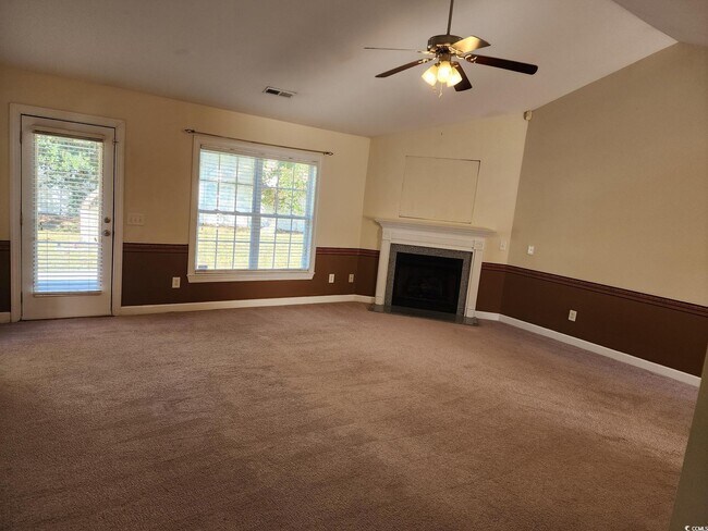 Building Photo - 176 Whispering Oaks Dr