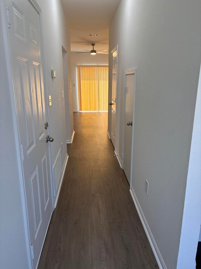 Building Photo - 1014 Airport Rd