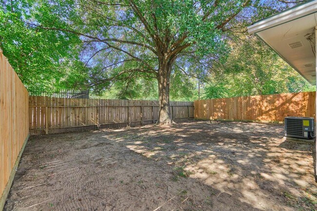 Building Photo - 23419 Summer Pine Dr