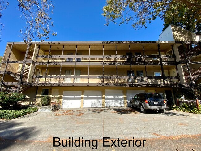 Building Photo - 2699 Derby St