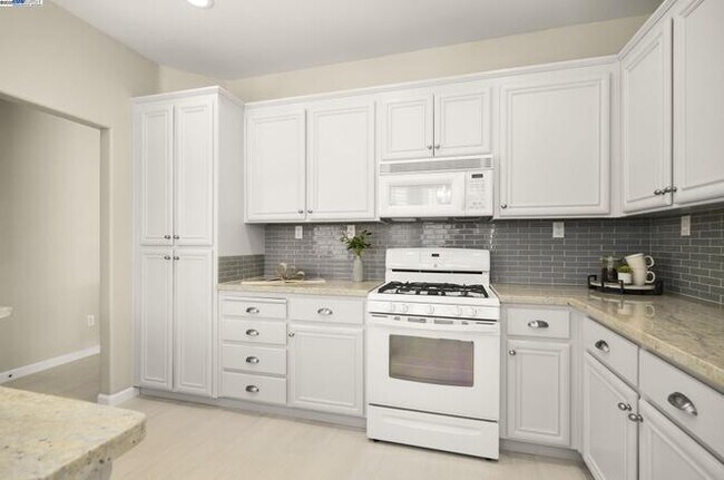 Building Photo - 3859 Appian St