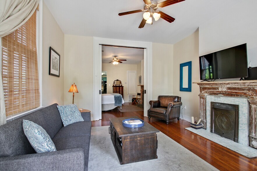 Fully furnished - 1108 General Pershing St