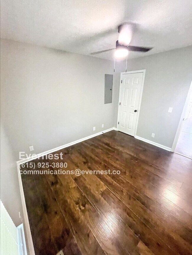 Building Photo - Adorable 3-Bedroom Home with Inviting Porc...