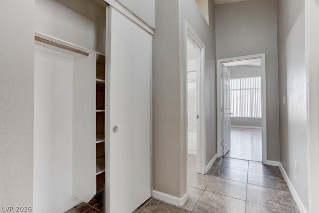 Building Photo - 1716 Anchor Dr