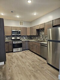 Building Photo - 122 S Main St