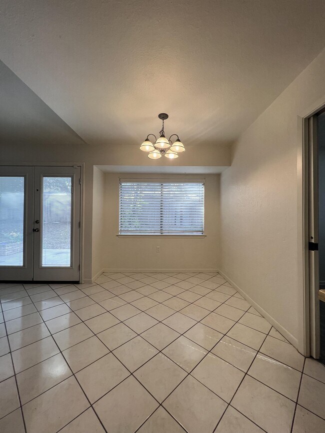 Building Photo - 9123 Alpine Trail St