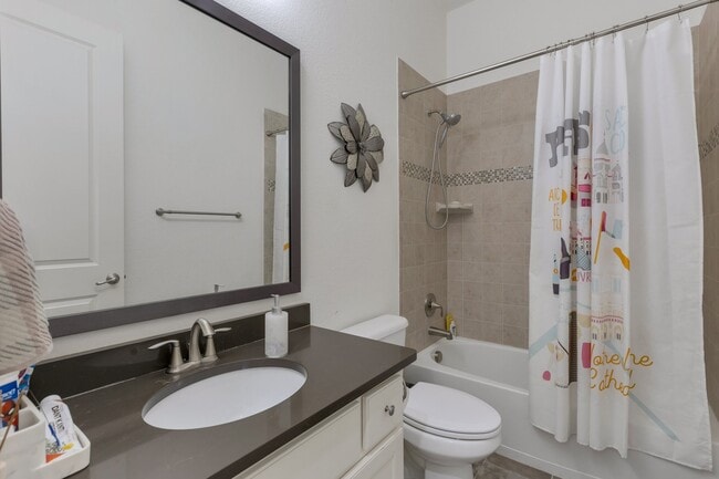 Building Photo - 2464 Castle Ridge Dr