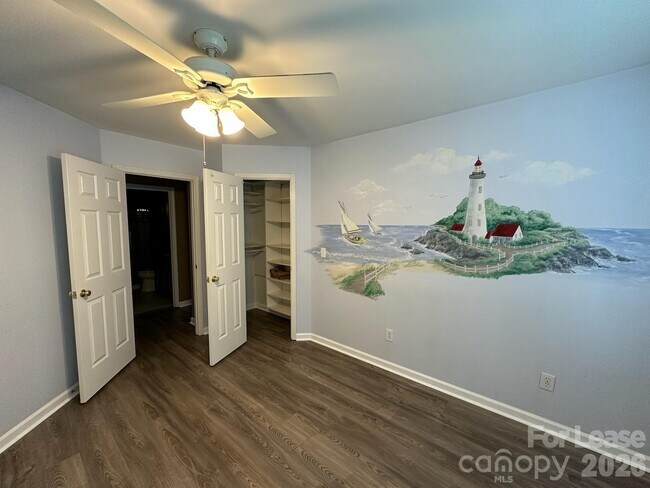 Building Photo - 9207 Sandpiper Dr