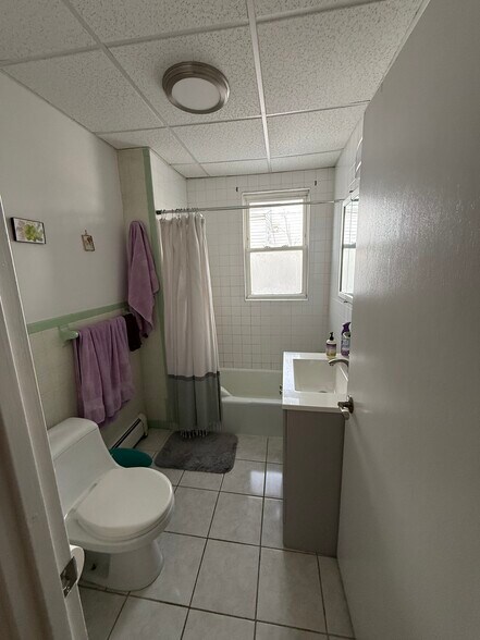 Building Photo - 108 Thurston St