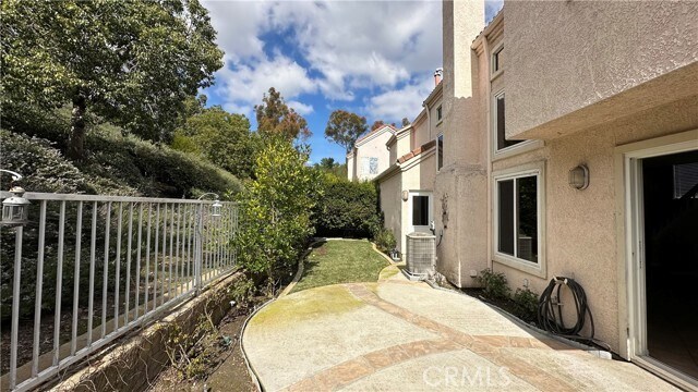 Building Photo - 5 Santa Clara St