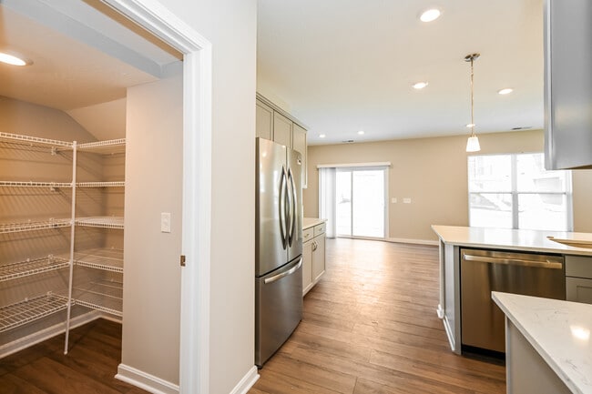 Building Photo - 4930 Pebble Ct