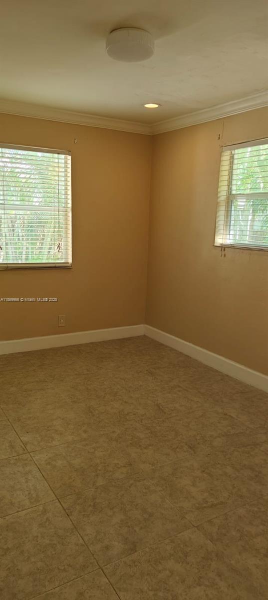 Building Photo - 1123 NE 16th Ct