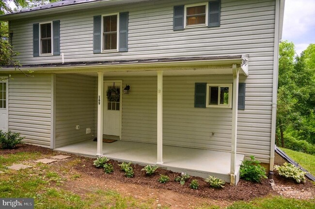 Building Photo - 169 Creek Rd
