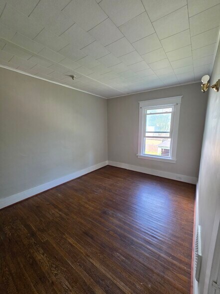 Building Photo - 339 Crestwood Ave