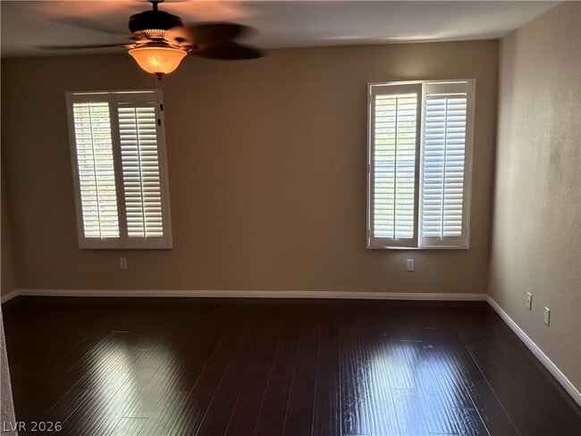 Building Photo - 10021 Calabasas Ave