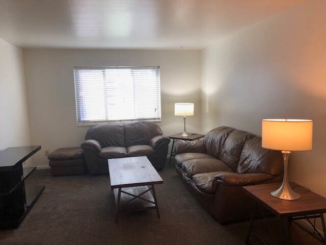 Building Photo - 34 E 700 N