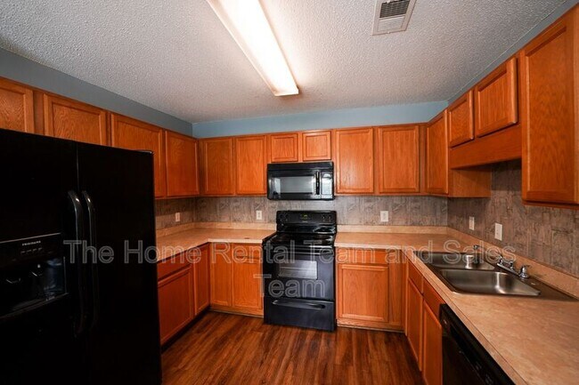 Building Photo - 8 Willow Lakes Dr