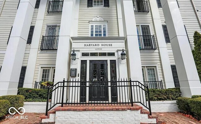 Primary Photo - 12938 University Crescent
