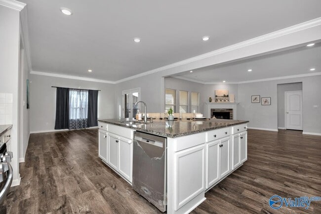 Building Photo - 106 Oak Fletcher Dr