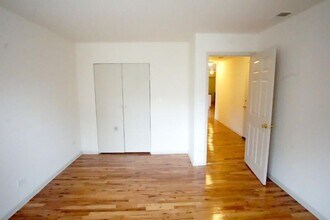 Building Photo - 1 bedroom in Chicago IL 60640