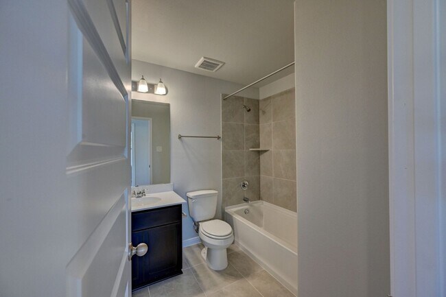 Building Photo - 11857 E Gate Dr