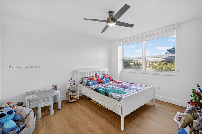 Building Photo - 19501 W Country Club Dr