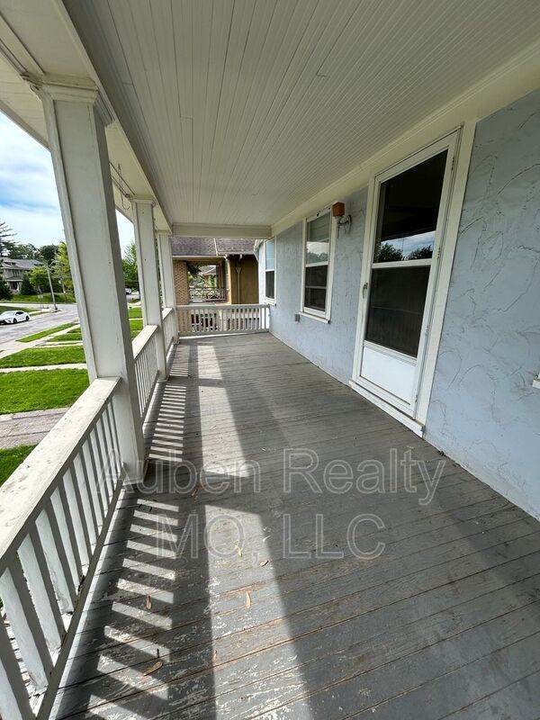 Building Photo - 5432 Harrison St