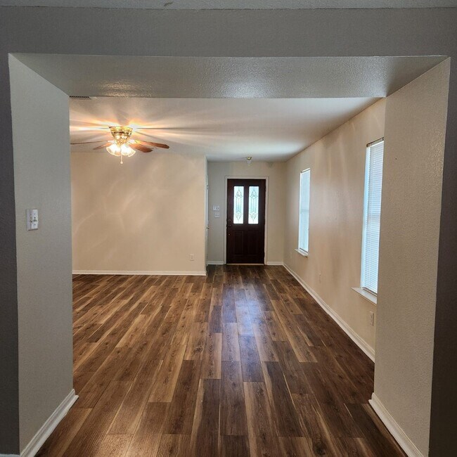 Building Photo - 3639 John Hancock Ln