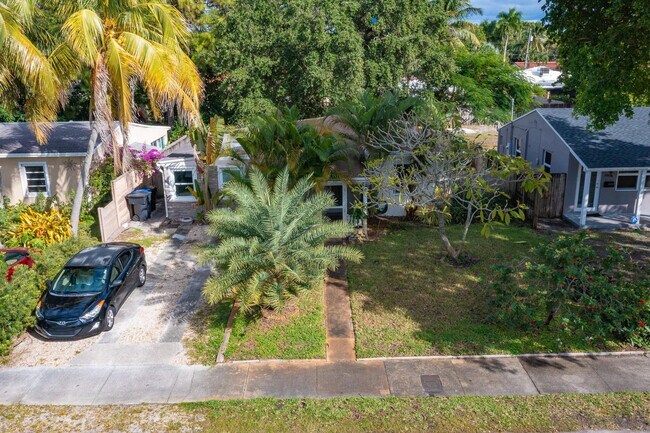 Building Photo - 1328 NE 1st Ave.