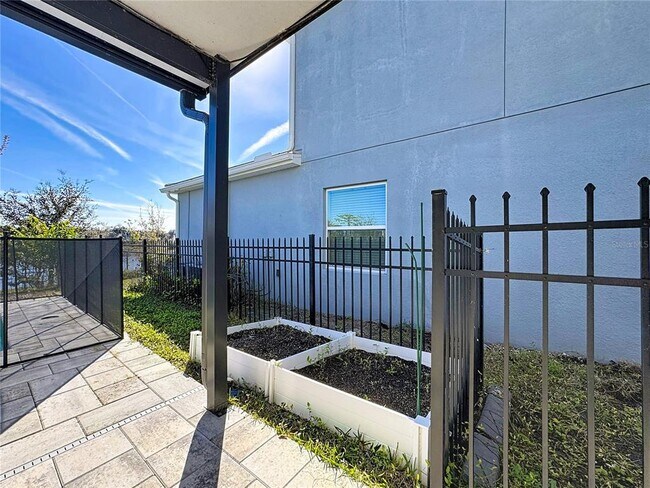 Building Photo - 11939 Satire St