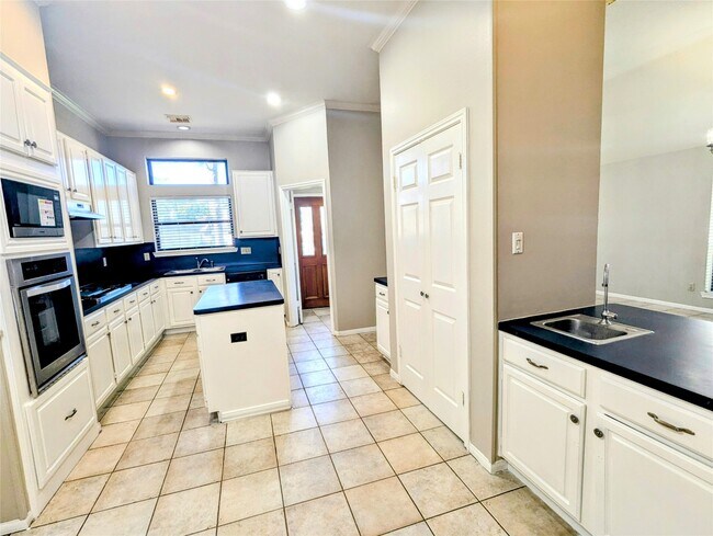 Building Photo - 13623 Bonilla Ln