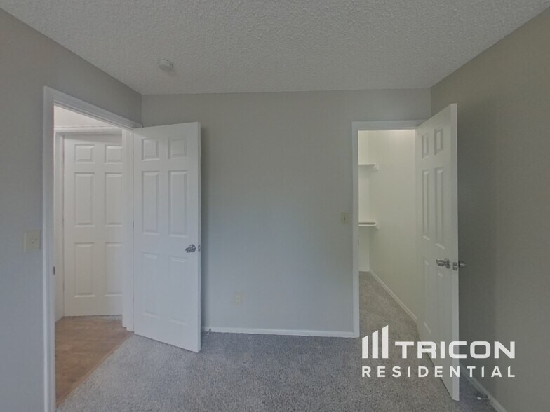 Building Photo - 5565 Mosca Pass Ct