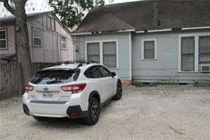 Building Photo - 704 W 22nd St