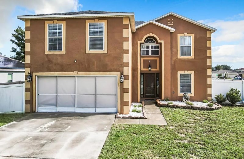 Primary Photo - 301 Erie Ct