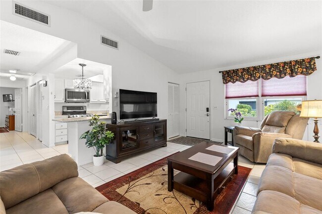 Building Photo - 3143 37th Ln S