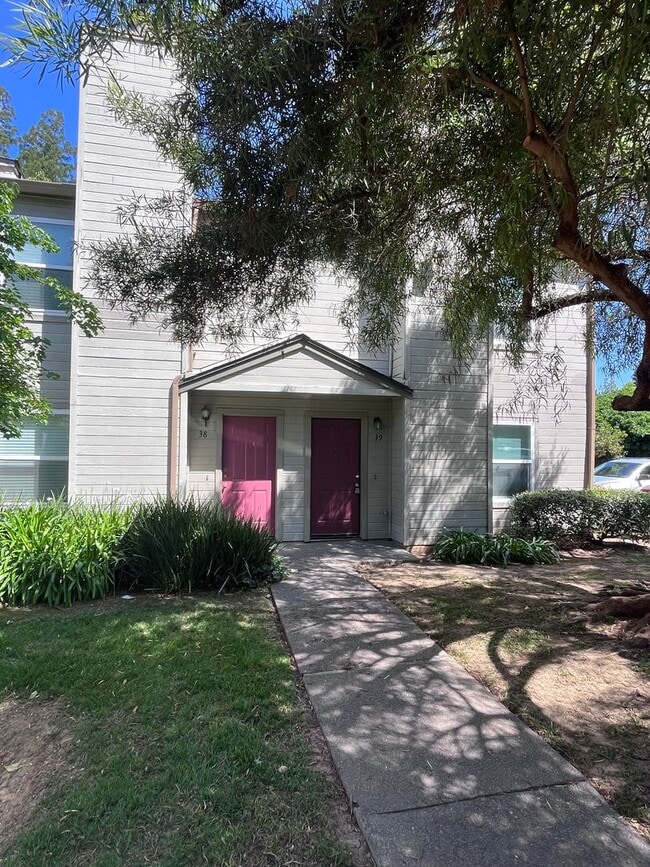 Building Photo - NICE CONDO FOR RENT IN ROSEMONT AT COBBLESTONE GLEN III - Move-In Special $500 OFF FIRST MONTH'S ...