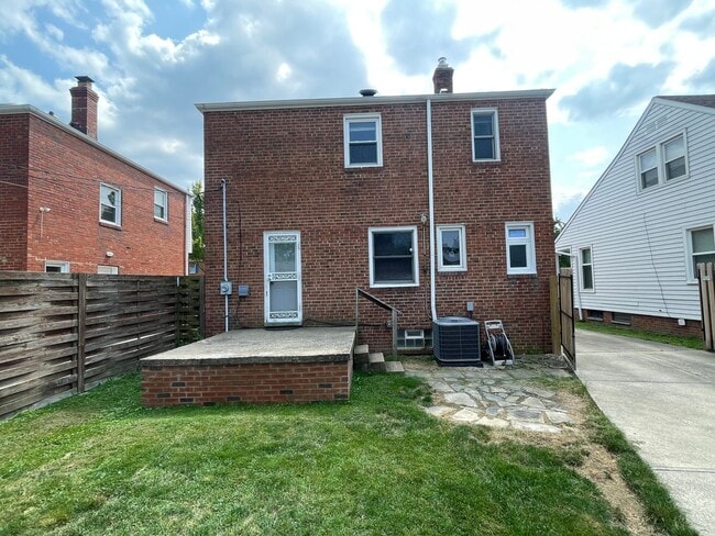 Building Photo - 4173 Hinsdale Rd
