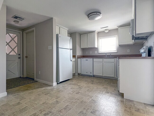 Building Photo - 529 Hildreth St