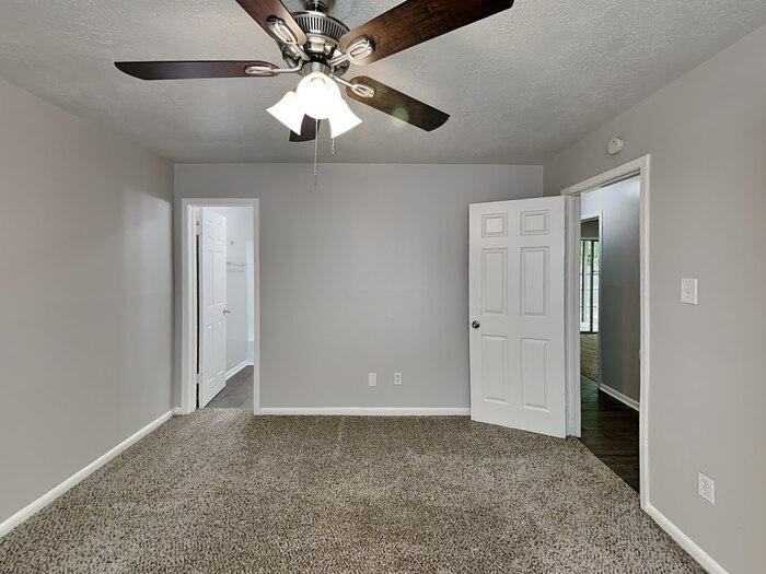 Building Photo - 16830 S Lighthouse Dr
